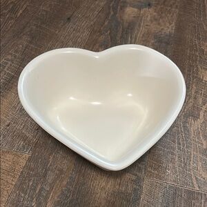 Pfaltzgraff Heirloom Heart Shaped‎ Serving Bowl 8.25”